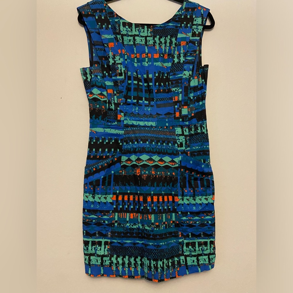 Tracy Reese geometric cocktail dress with pockets and shoulder detailing size 8
